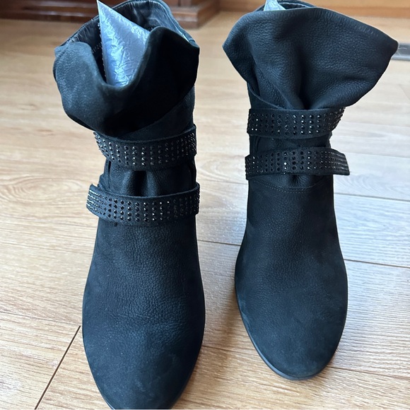 Ecco black nubuck bootie. Size 9.5, like new. 4 inch stacked heel, comfortable - Picture 6 of 7